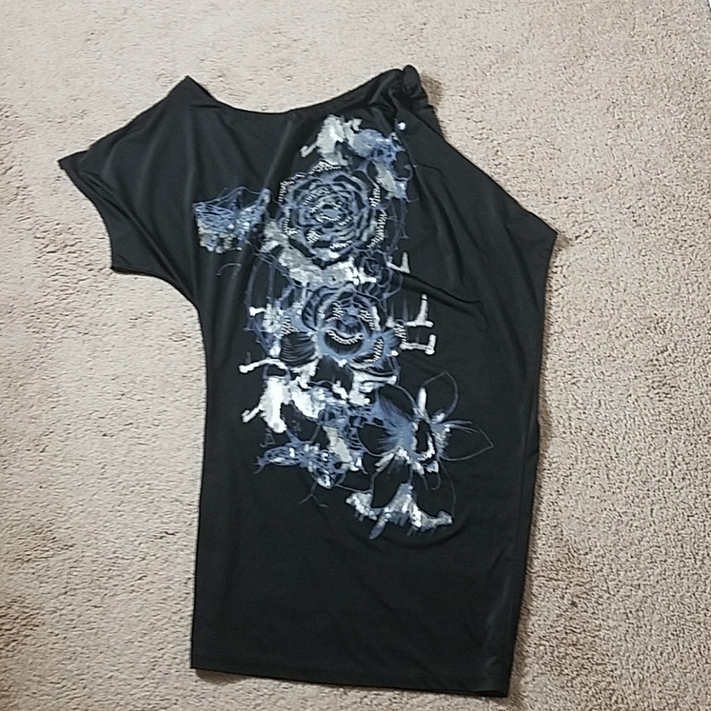 Grass collections black off-shoulder graph…